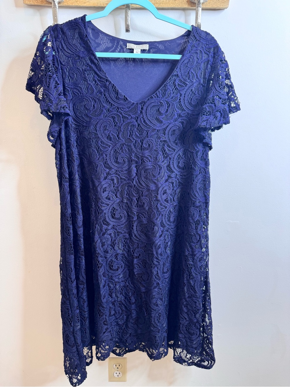 Dana Buchman Navy Blue Lace Top with V-Neck